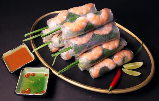 Fresh Salad Rolls with Shrimp