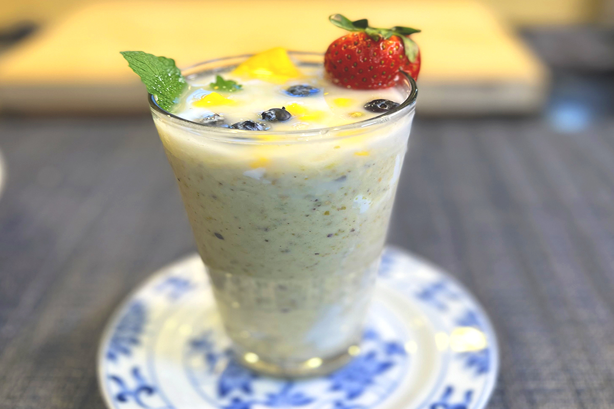 Pistachio Smoothie - Yan Can Cook